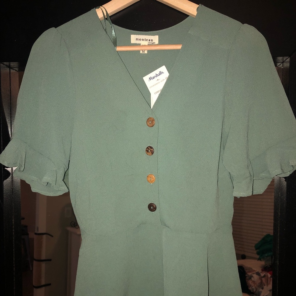 Green Ruffle Sleeve Top